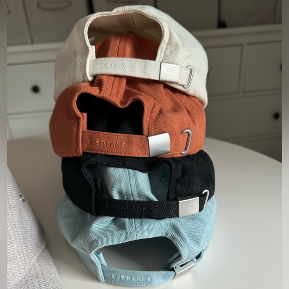 Bundle of 5 everlane caps - Picture 2 of 6
